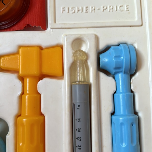 Fisher Price Medical Kit from 80s - Picture 3 of 4